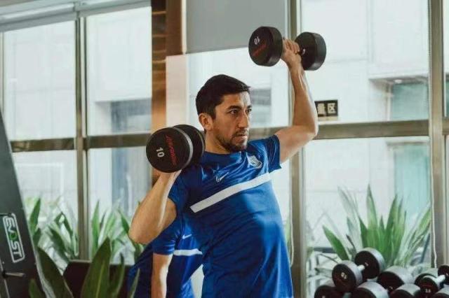 开云官网-艾哈签约沧州2年将披25号 已同新东家合练超1个月